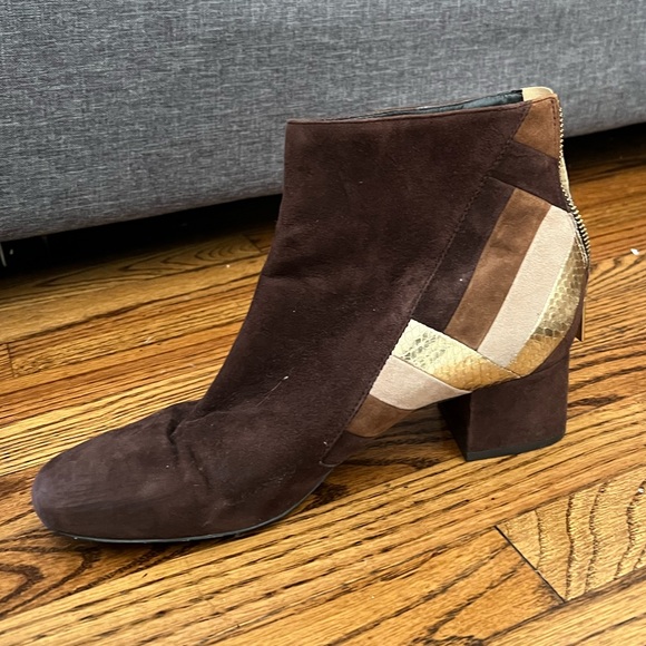 Michael by Michael Kors suede geometric detail zipper boots size 9.5 - Picture 1 of 7